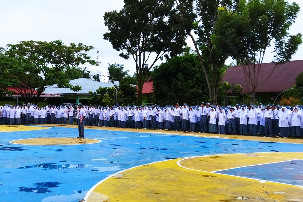 SISWA SISWI SMAN 1 TANJUNG MUTIARA